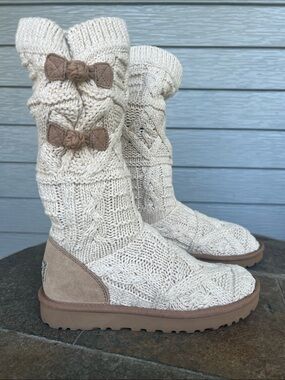 UGG Women's Kalla Cable Knit Sweater Boot. size 8